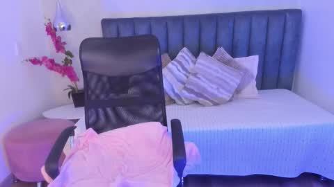 Rose Taylor online show from November 27, 6:15 pm