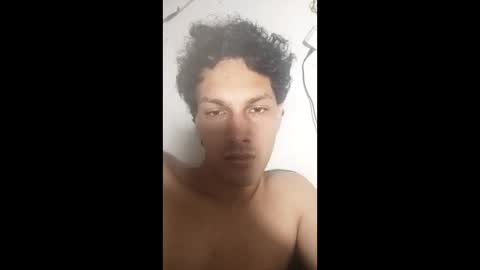 Snapshot of roskof69 chatting on February 7, 12:42 am Ribuu online show from February 7, 12:42 am