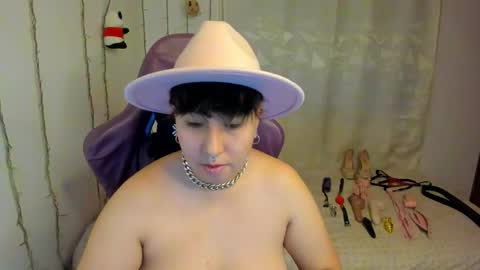 ROSSE DEMOND  online show from March 7, 11:27 pm