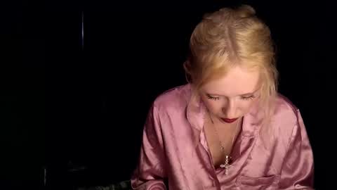 rosy_petal online show from October 11, 10:09 am