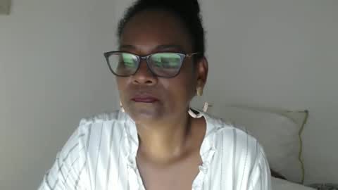 luxa online show from February 3, 1:48 pm