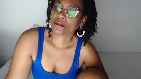 luxa online show from March 11, 8:09 pm