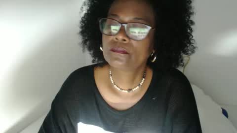 luxa online show from February 6, 2:09 pm