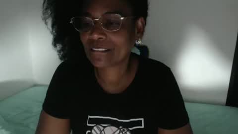 luxa online show from November 15, 7:37 pm