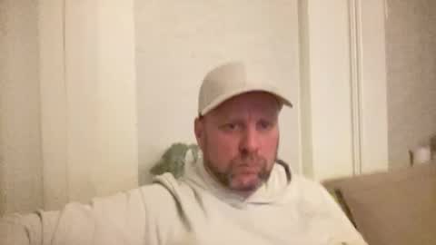 rowannp1 online show from April 3, 9:00 pm