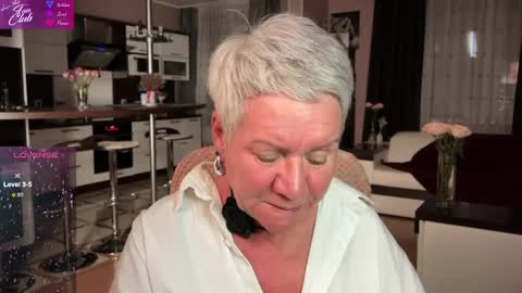 Roxana online show from March 6, 8:05 pm