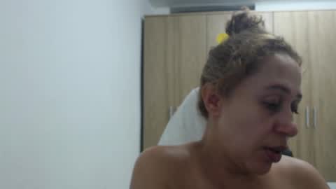 Snapshot of roxanalove7 chatting on September 23, 2:27 am Roxana online show from September 23, 2:27 am