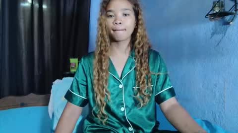 roxanne_98 online show from February 25, 2:26 am