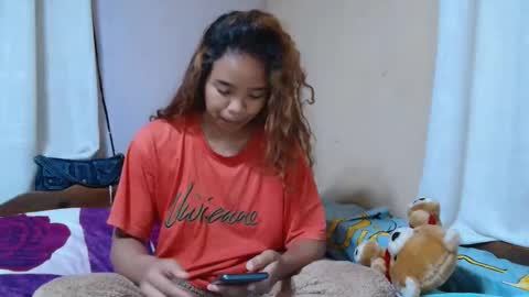 roxanne_98 online show from October 7, 5:03 am