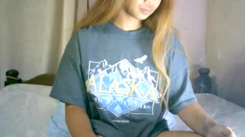 roxanne_98 online show from November 20, 2:43 am