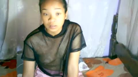 roxanne_98 online show from January 30, 3:22 am