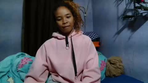 roxanne_98 online show from June 29, 4:20 am