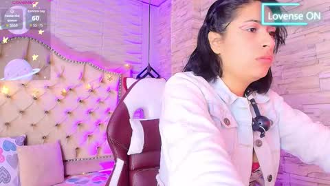 roxanne_han online show from December 14, 12:11 pm