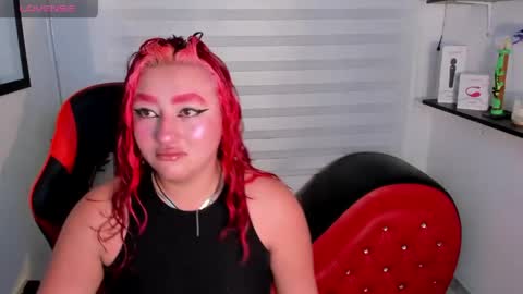 roxanne_morelli online show from April 16, 12:49 pm