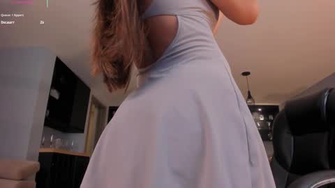 Roxanne Hill  online show from October 28, 5:47 pm