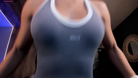 Roxanne Hill  online show from January 14, 8:28 pm