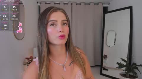  R O X I E  online show from December 18, 1:01 am