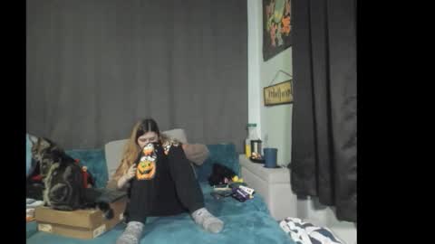 roxihazeleyes online show from December 4, 6:02 am