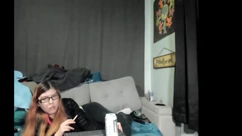 roxihazeleyes online show from October 31, 4:46 am