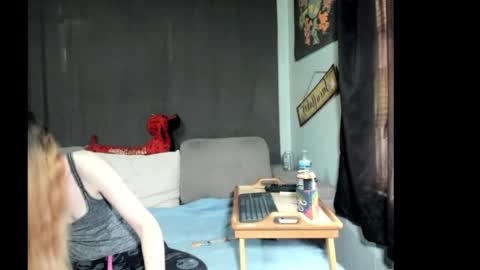 roxihazeleyes online show from March 30, 6:52 pm