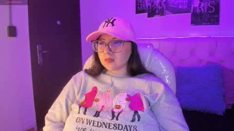 Roxanne Bail online show from February 12, 2:59 am