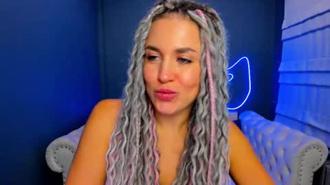 Snapshot of roxy_mars chatting on October 7, 1:45 am Roxy online show from October 7, 1:45 am