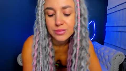 Snapshot of roxy_mars chatting on September 24, 1:23 am Roxy online show from September 24, 1:23 am
