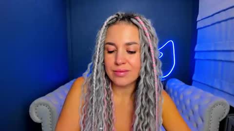 Snapshot of roxy_mars chatting on October 9, 2:06 am Roxy online show from October 9, 2:06 am