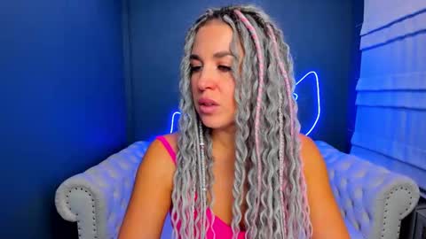 Snapshot of roxy_mars chatting on September 29, 1:26 am Roxy online show from September 29, 1:26 am