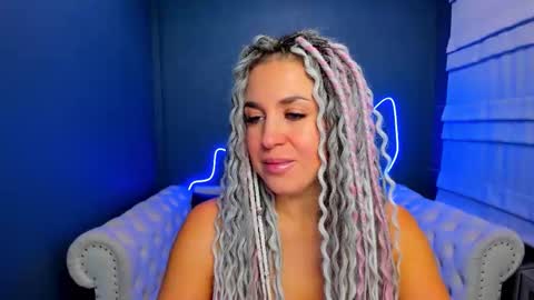 Snapshot of roxy_mars chatting on October 20, 1:21 am Roxy online show from October 20, 1:21 am