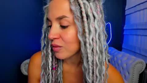 Snapshot of roxy_mars chatting on September 16, 2:02 am Roxy online show from September 16, 2:02 am