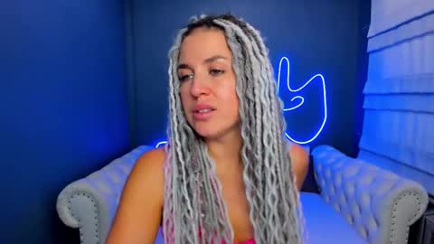 Snapshot of roxy_mars chatting on September 19, 2:16 am Roxy online show from September 19, 2:16 am