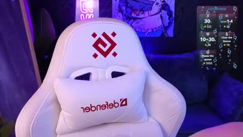 roxy_riot_ online show from February 21, 6:27 am