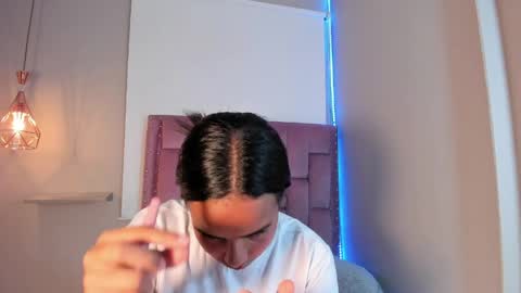 roxy_stone1 online show from April 1, 7:22 pm