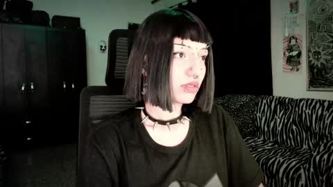 Roxy Independient model Help me to reach 50 thumbs up online show from February 24, 12:46 am