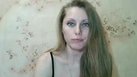 roxyfox18x01 online show from March 10, 4:11 pm