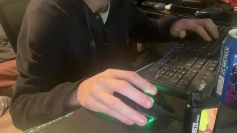 Royalty13m online show from October 25, 6:02 am