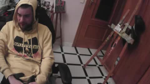 royer04 online show from November 17, 5:32 am