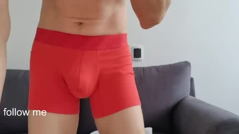 Roy online show from April 18, 6:32 pm