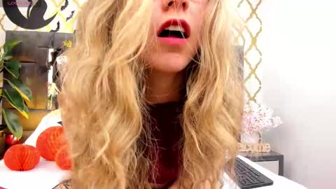 RubbyTaylor online show from October 21, 4:10 pm