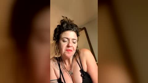 Rubylouxe online show from June 21, 9:48 am