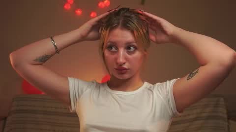 Mila online show from October 29, 4:03 am