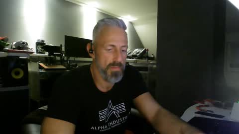 Chico que rico Caliente online show from February 11, 12:28 am