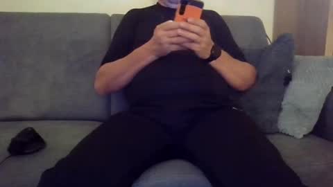 runner_1978 online show from December 11, 8:39 pm