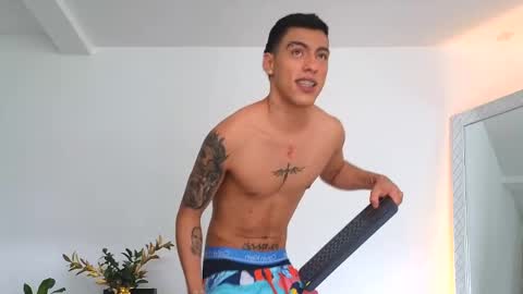 Snapshot of russell_adams_ chatting on September 30, 2:49 pm R U S S E L L online show from September 30, 2:49 pm