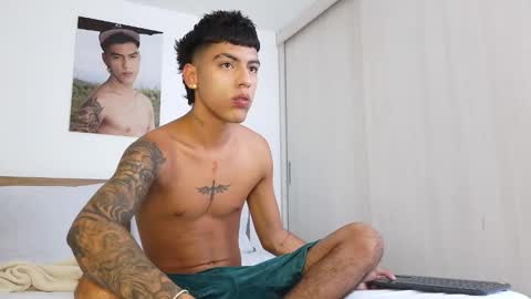  R U S S E L L  online show from March 20, 6:02 pm