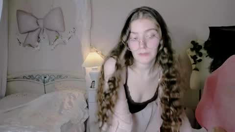 MY FANSLY  online show from May 12, 8:40 pm