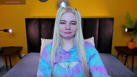 ruthbryant online show from December 19, 12:39 am