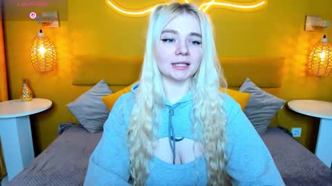 ruthbryant online show from February 7, 12:35 am