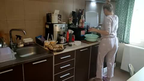 ruxandradanny online show from October 2, 9:30 am